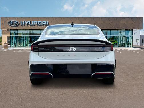 2024 Hyundai SONATA Hybrid SE