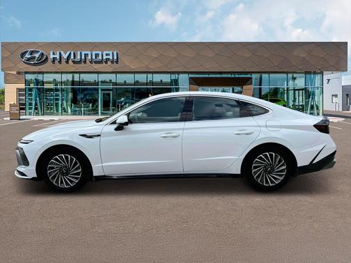 2024 Hyundai SONATA Hybrid SE