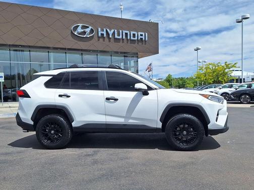 Super White 2019 Toyota RAV4 XLE