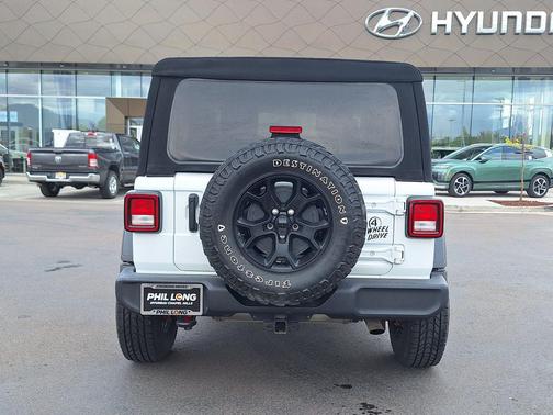 Bright White Clearcoat 2021 Jeep Wrangler Willys