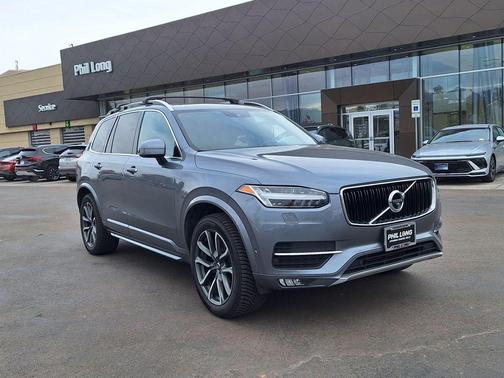 2018 Volvo XC90 T6 Momentum
