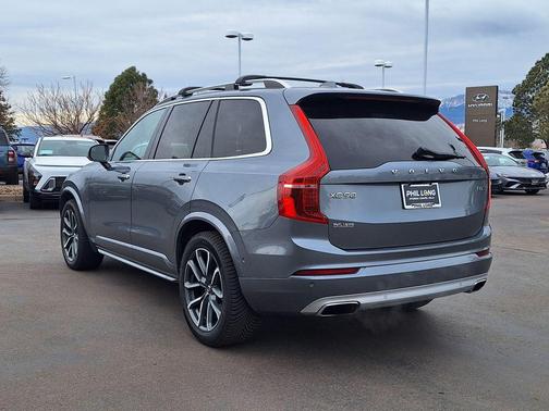 2018 Volvo XC90 T6 Momentum