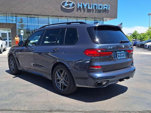 Arctic Gray Metallic 2022 BMW X7 xDrive40i