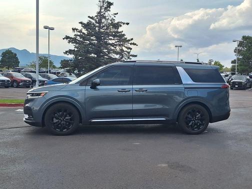 2022 Kia Carnival SX