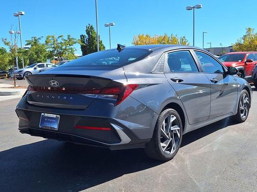 2025 Hyundai ELANTRA Sport