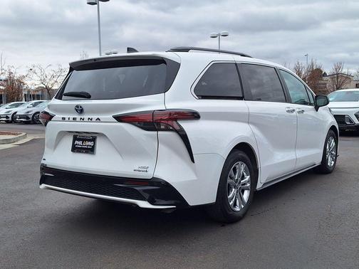 2023 Toyota Sienna XSE 7 Passenger