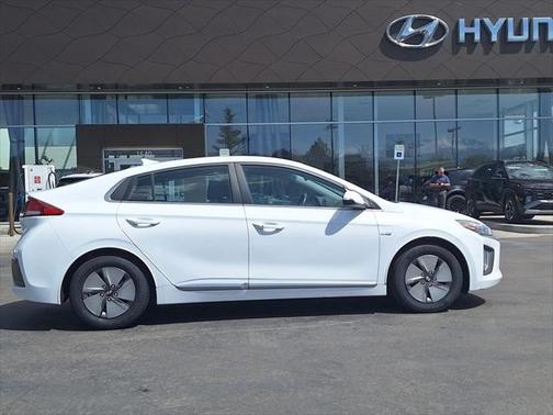 2020 Hyundai IONIQ Hybrid SE