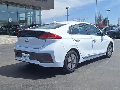 2020 Hyundai IONIQ Hybrid SE