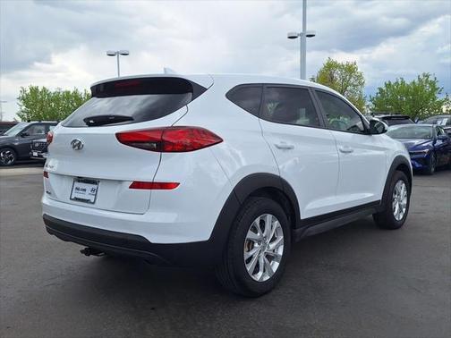 2021 Hyundai TUCSON SE