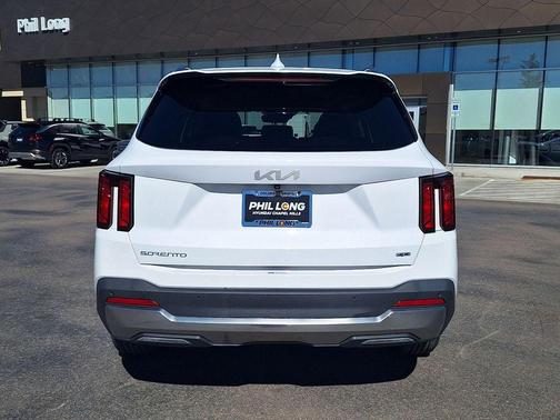 Glacial White Pearl 2024 Kia Sorento S