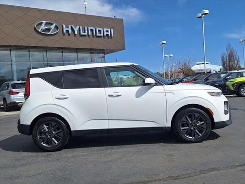 2022 Kia Soul EX