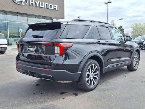 Black Metallic 2025 Ford Explorer ST-Line