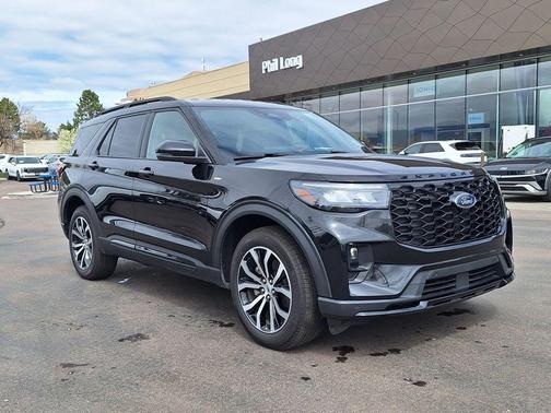 Black Metallic 2025 Ford Explorer ST-Line