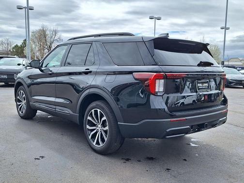 Black Metallic 2025 Ford Explorer ST-Line