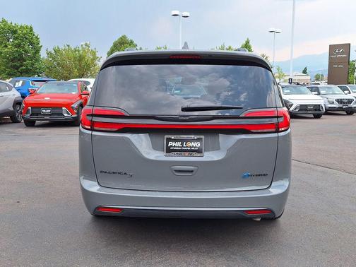 Ceramic Gray Clearcoat 2022 Chrysler Pacifica Hybrid Touring L