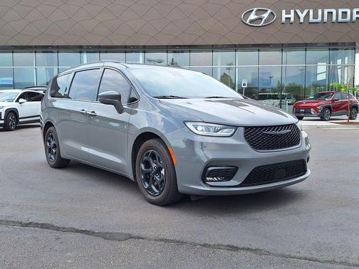 Ceramic Gray Clearcoat 2022 Chrysler Pacifica Hybrid Touring L