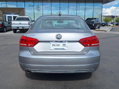 2013 Volkswagen Passat 2.0 TDI SE w/ Sunroof