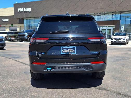 Diamond Black Crystal Pearlcoat 2022 Jeep Grand Cherokee 4xe Trailhawk