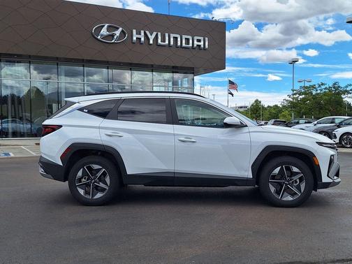 White Pearl 2025 Hyundai TUCSON SEL