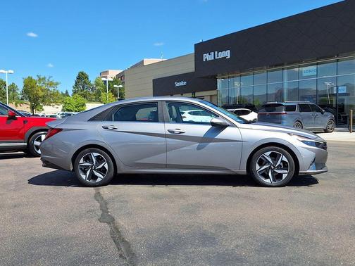 2023 Hyundai ELANTRA Limited