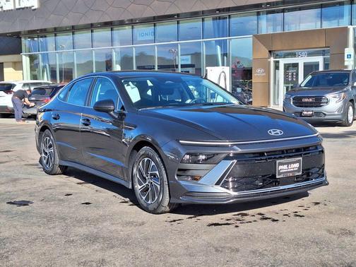 2026 Hyundai SONATA Hybrid Base