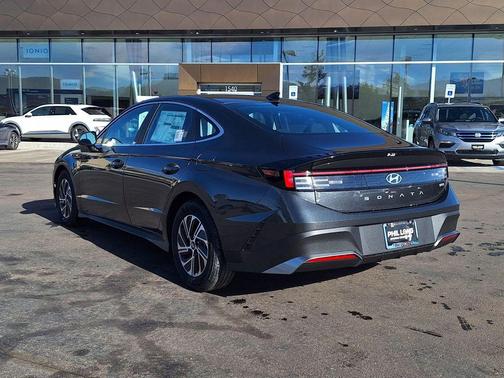 2026 Hyundai SONATA Hybrid Base