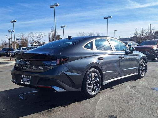 2026 Hyundai SONATA Hybrid Base