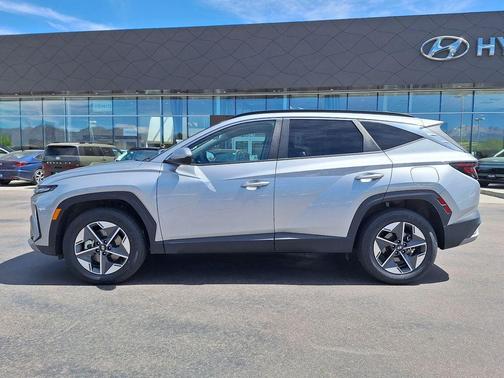 Shimmering Silver 2025 Hyundai TUCSON SEL