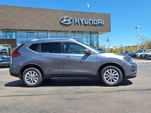 Gun Metallic 2017 Nissan Rogue SV
