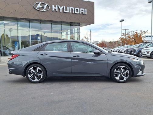 2023 Hyundai ELANTRA Limited