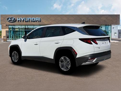 Creamy White Pearl 2026 Hyundai TUCSON Hybrid Blue SE