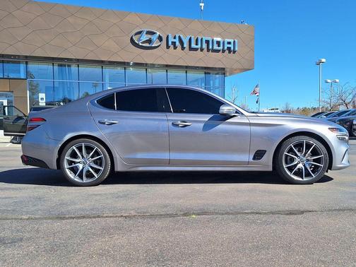 2022 Genesis G70 2.0T AWD