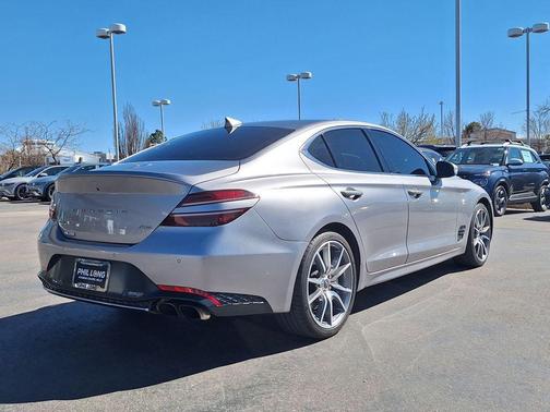 2022 Genesis G70 2.0T AWD