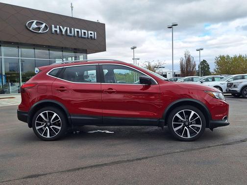 Palatial Ruby 2018 Nissan Rogue Sport SL