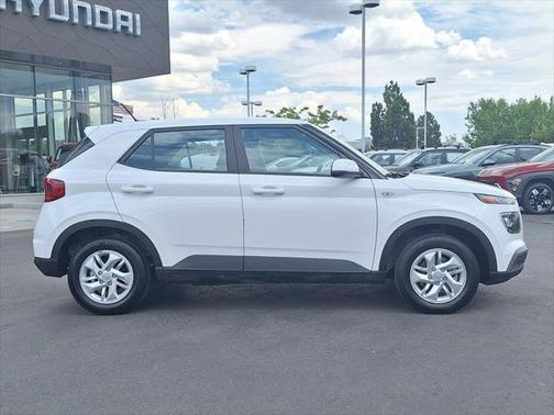 2023 Hyundai VENUE SE
