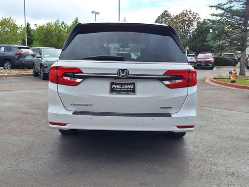 Platinum White 2023 Honda Odyssey Touring
