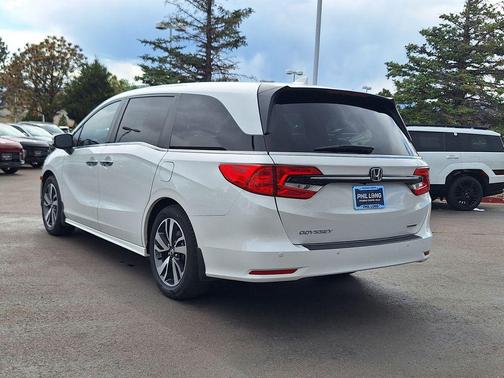 Platinum White 2023 Honda Odyssey Touring