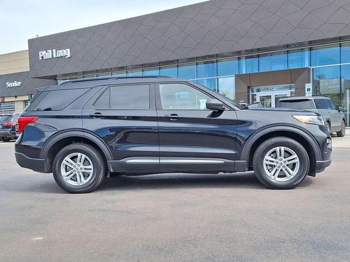 Black Metallic 2024 Ford Explorer XLT