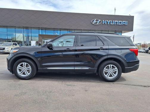 Black Metallic 2024 Ford Explorer XLT