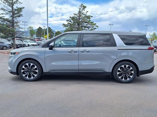Ceramic Silver 2024 Kia Carnival EX