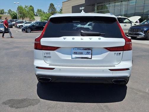 2020 Volvo V60 Cross Country T5