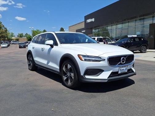 2020 Volvo V60 Cross Country T5