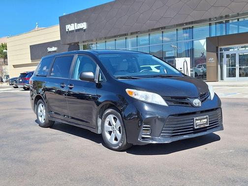 2019 Toyota Sienna SE