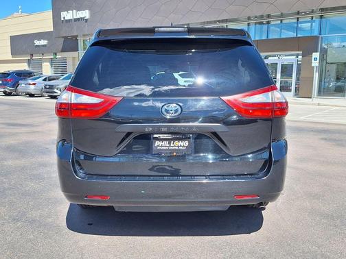 2019 Toyota Sienna SE