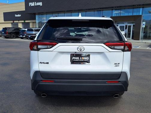 Ice 2024 Toyota RAV4 XLE