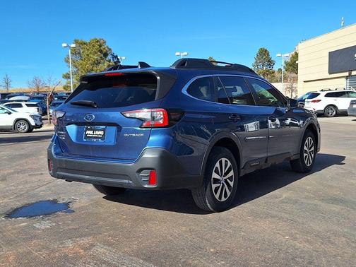 2022 Subaru Outback Premium
