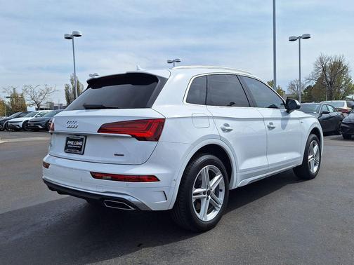 White 2021 Audi Q5 Prestige 55 TFSI e quattro S tronic