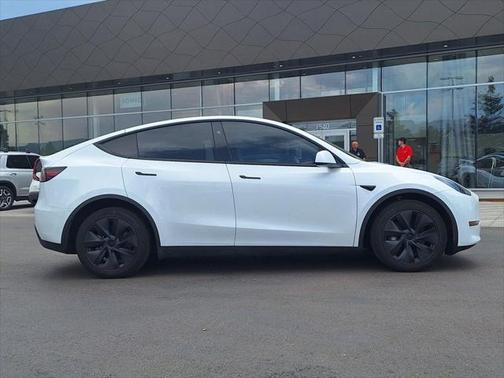 2024 Tesla Model Y Long Range Dual Motor All-Wheel Drive
