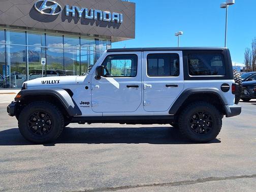 2022 Jeep Wrangler Willys