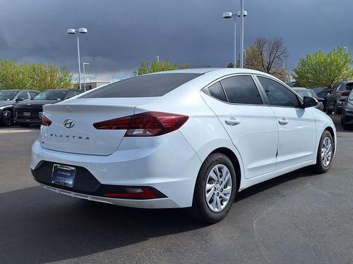 2020 Hyundai ELANTRA SE